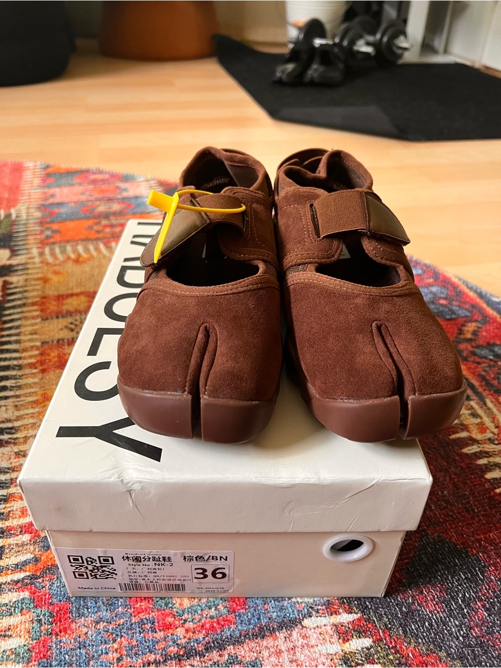 Women’s tabi Athletic Mary Jane Shoes in Brown size 6